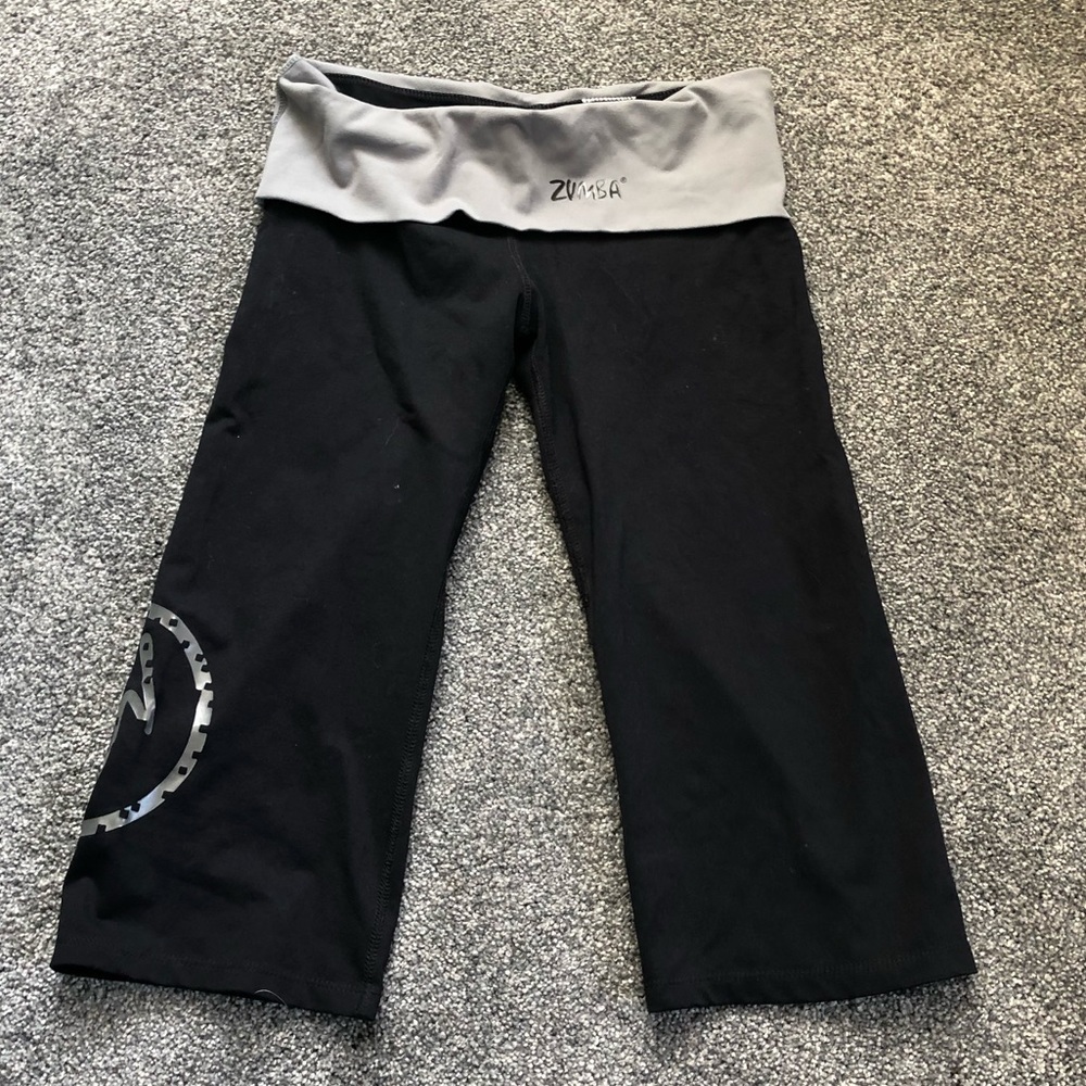 Zumba Fitness Black Cropped Wide Leg Pants with Light Gray Waistband